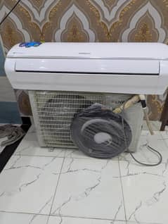 Kenwood 1.5 Ton DC inverter Fully working Gas lock 