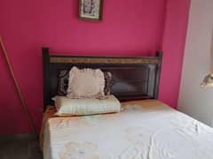 bed without mattress