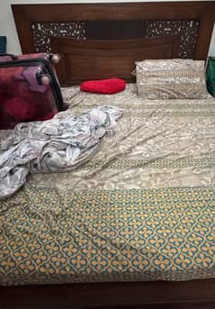 Good quality bed room set. . . for sale. .