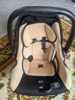 Carrycot for Baby – Gently Used, Excellent Condition !