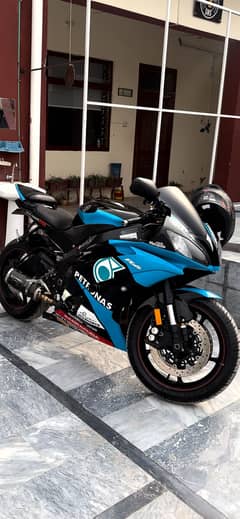 Yamaha R6 - 2012 model - Petronas edition