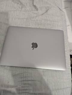 MacBook Air M1 8/256gb