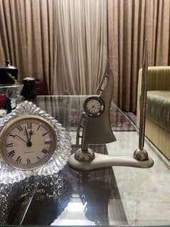 Set of 2 showpieces
