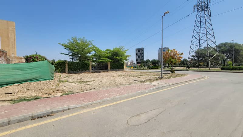 10 Marla Ready for Construction plot Serious Clint only 493 5