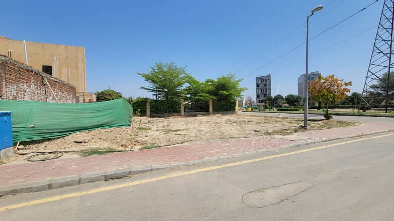10 Marla Ready for Construction plot Serious Clint only 493 6