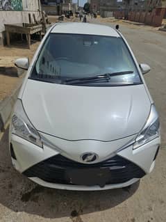 Toyota vitz 2017