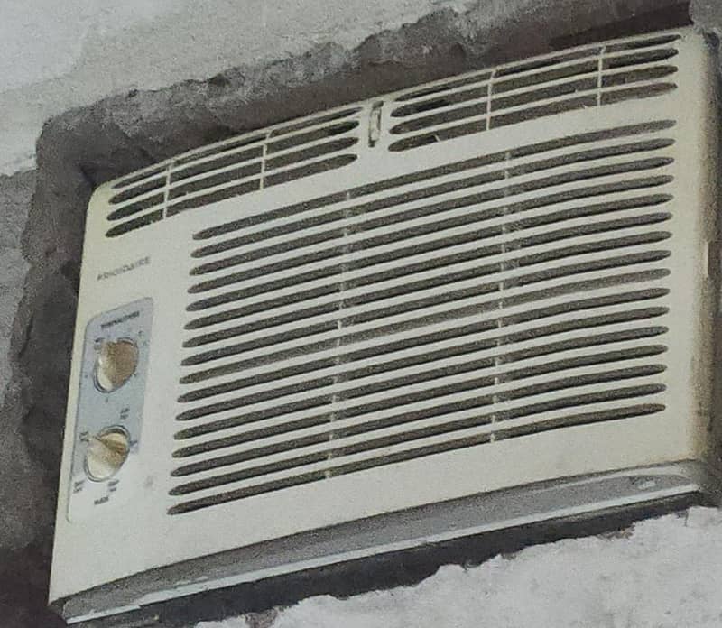 0.75 ton Window Ac 1