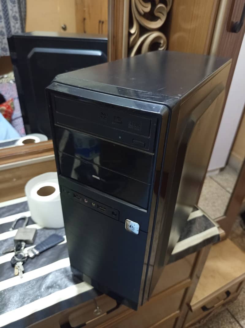 Custom-built Gaming PC | i3 7th Gen 16GB RAM |  NVIDIA Quadro K2000 1