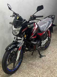 Brand new Honda cb150f 2017 model ( 8000 used only )
