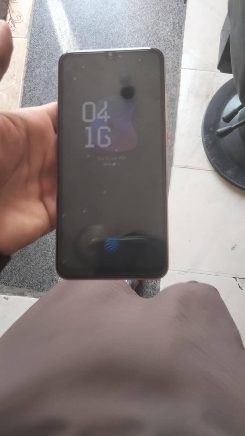 y51 4/128 in screen fingerprint not opened or repaired with box 1