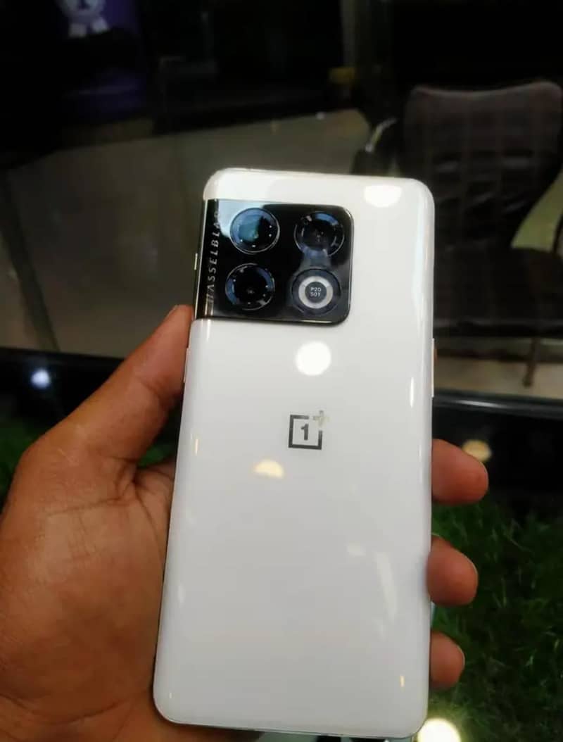 One Plus 10 Pro singlegreen line  Non Pta 10 by 10 original Condition 1