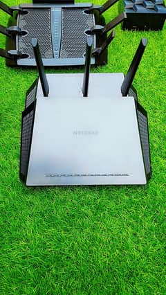 Netgear R7000 Ac1900 Dualband Long Range wifi Router