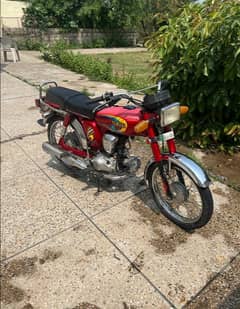 yamaha 4 stroke just like new bike