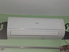 Haier 1 ton Invertor split Ac in Good condition one year used only