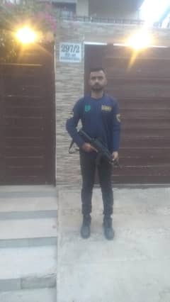 guards ke zarorat ha  korangi landhi boat baisan