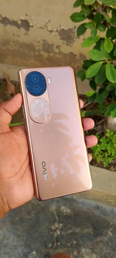 vivo v40e In lush condition