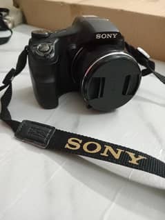 Sony Cyber-shot HX200 Digital Camera