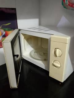 microwave oven