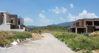 533 Square Yards Residential Plot For Sale In Rs. 115000000 Only
