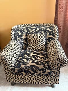 Stylish 5-Seater Sofa Set for Sale – Great Condition!