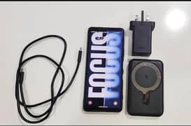 Sony Xperia 1 Mark 3 with original charger + Wireless Power Bank