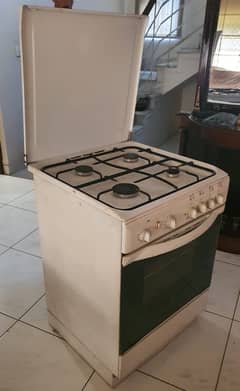 Indesit 4-Burner Cooking Range with Oven - Imported - Used