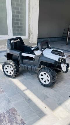 KIDS ELECTRIC JEEP 10/10 Condition Very Good Price