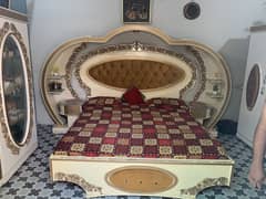 Complete furniture cream colour (supreme look)