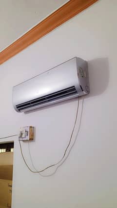 Gree Ac 1 ton NON inverter for Sale