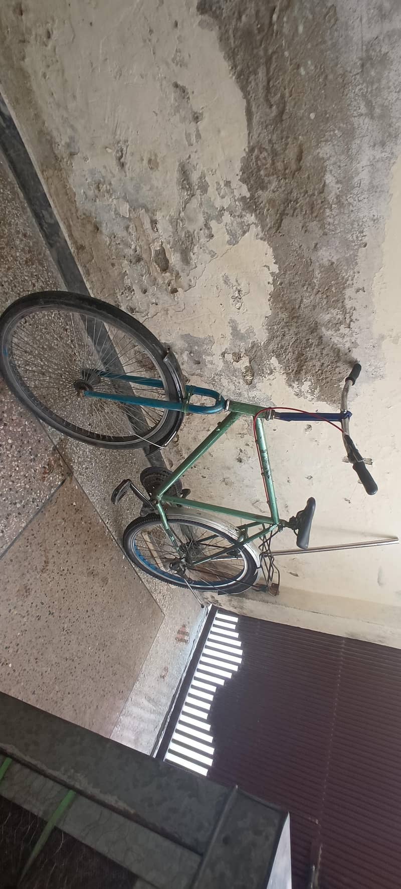 pheonix frame bicycle best condition. 0