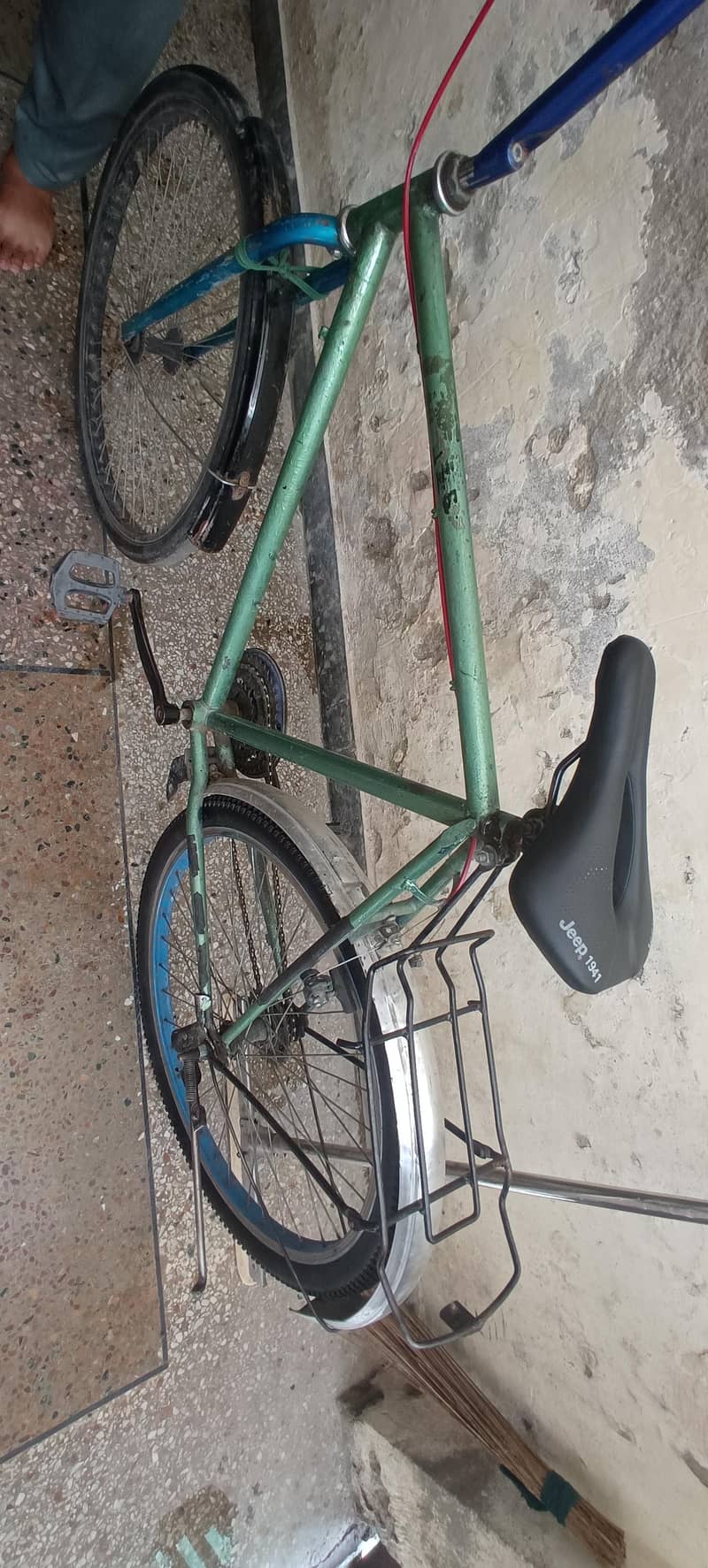 pheonix frame bicycle best condition. 3