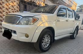 Toyota Hilux pickup 8/14 For sale