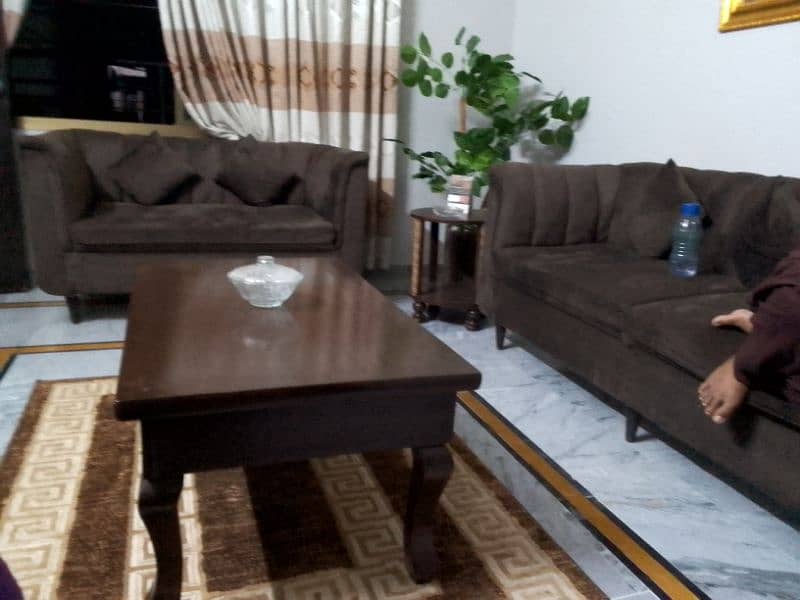 urgent sale centre Table and side tables 0