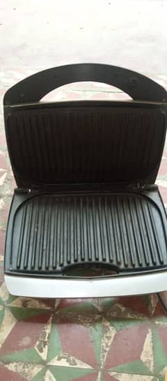 used sandwich maker in budget