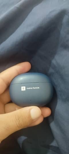 Realme TechLifet100