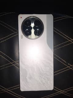 Tecno Camon 30 12+12GB/256GB with box and charger.