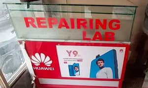 Mobile Repairing Glass Showcase – 3.5ft x 3.5ft – Good Condition