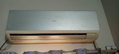 Haier 1 Ton ac Good Condition No gas