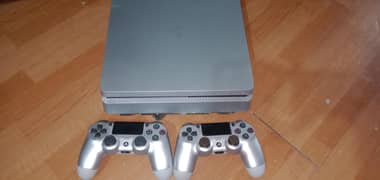 PlayStation 4 Slim Silver Edition