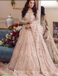Formal wear stiched wedding dress best condition