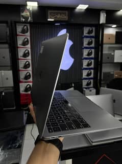 MacBook Air 2018 | i5 | 8GB/16GB RAM | 128GB/256GB SSD