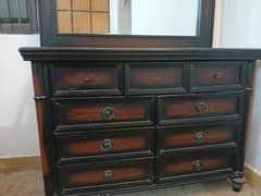 habit dressing table