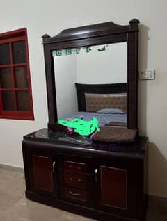 Bed with Almari and dressing table