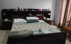 full size bed in best condition