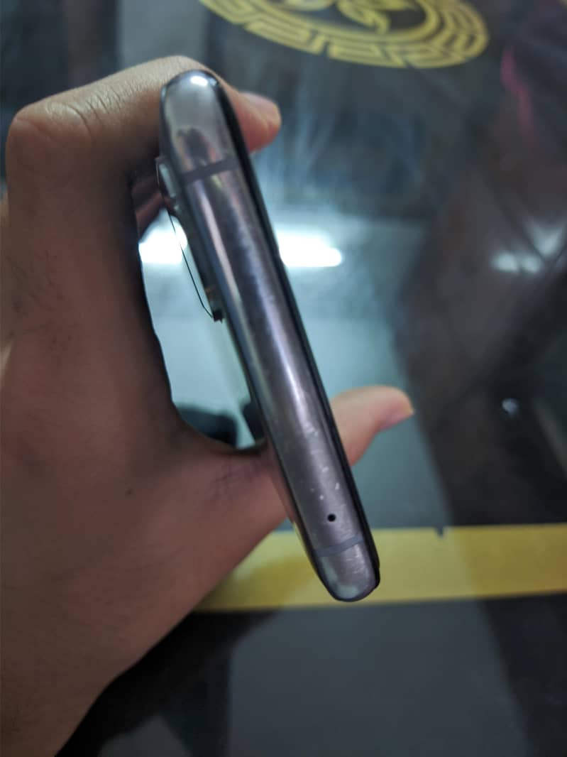 OnePlus 8T 12/256GB in Mint Condition Scratchless and Barely Used 5