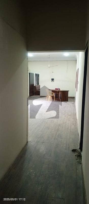 Office Of 400 Square Yards Available For Rent In Gulshan-E-Iqbal - Block 5 6