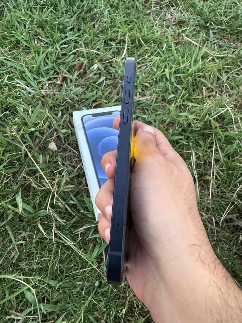iphone 12 Non PTA Lifetime Scom paired. 2