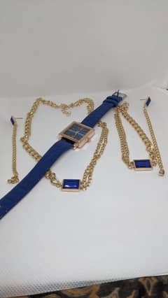 women's 4 PCs set delivery available
