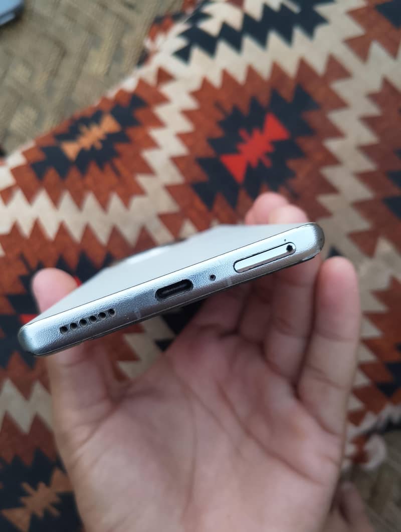 Tecno spark 20 pro plus exchange possible with iphone 3
