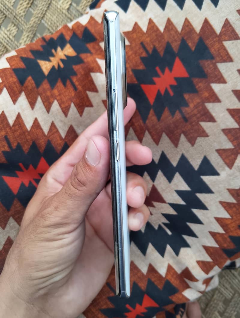 Tecno spark 20 pro plus exchange possible with iphone 4